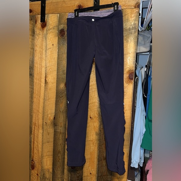 Lululemon double lined jogger/straightleg - Picture 2 of 3